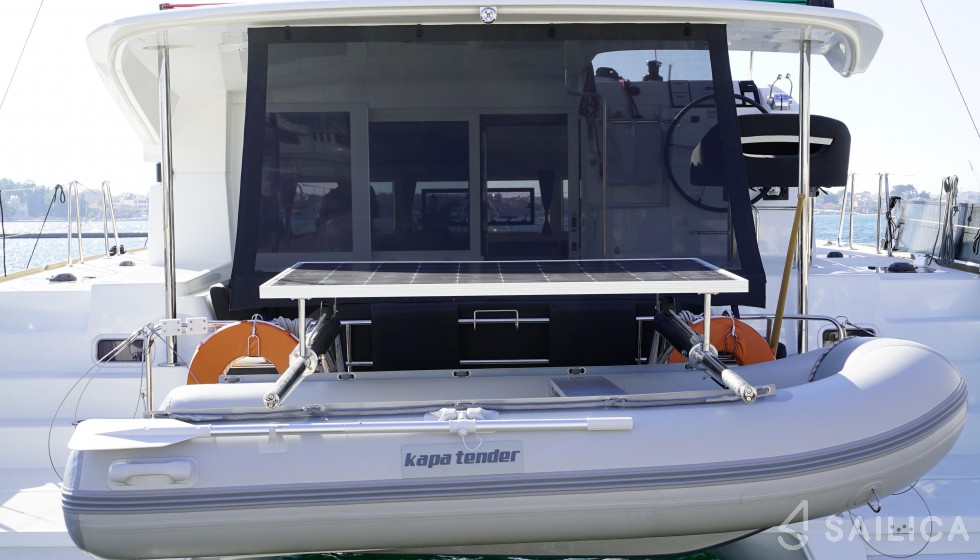 Lagoon 40 - Yacht Charter Sailica