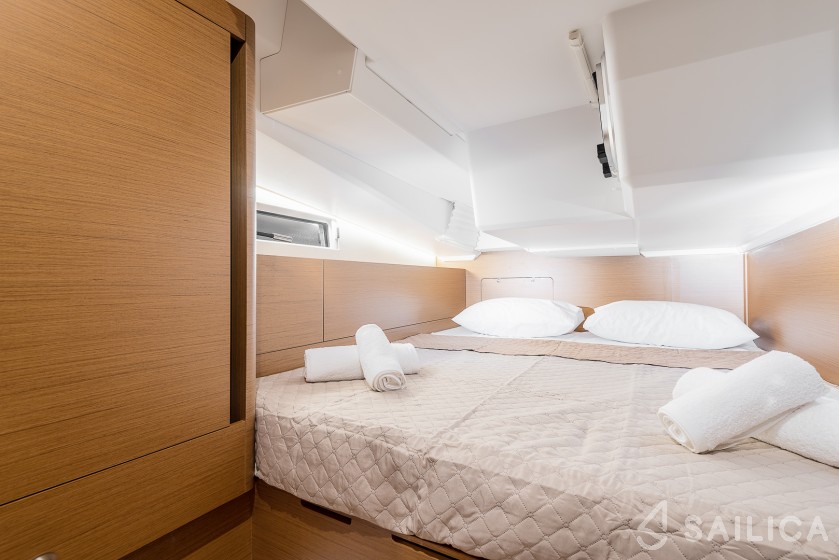 Sun Odyssey 490 - Yacht Charter Sailica