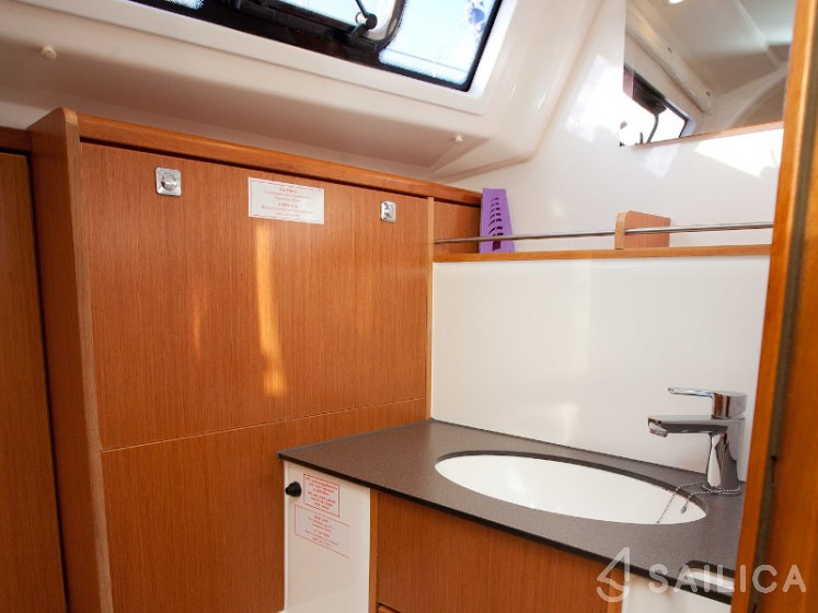 Bavaria Cruiser 37 - Yacht Charter Sailica