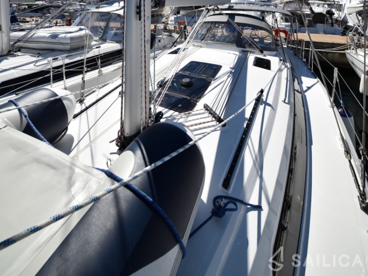 Bavaria 41 Cruiser - Yacht Charter Sailica