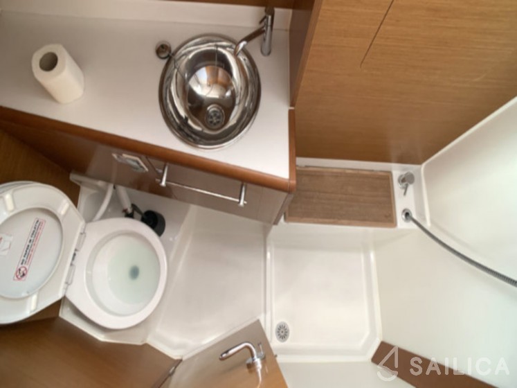 Sun Odyssey 419 - Yacht Charter Sailica
