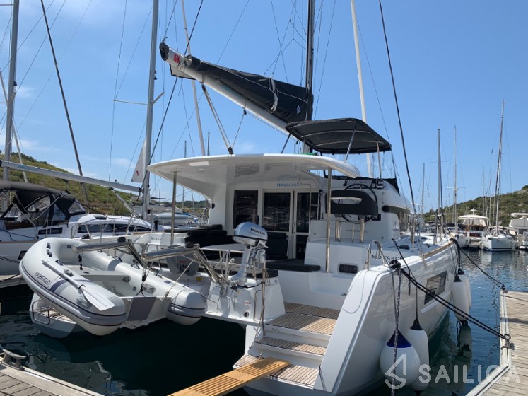 Lagoon 40 - Yacht Charter Sailica