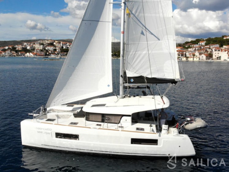 Lagoon 40 - Yacht Charter Sailica