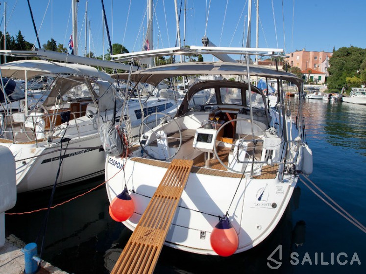 Bavaria 37 Cruiser - Yacht Charter Sailica