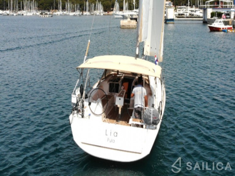 Dufour 382 Grand Large - Yacht Charter Sailica