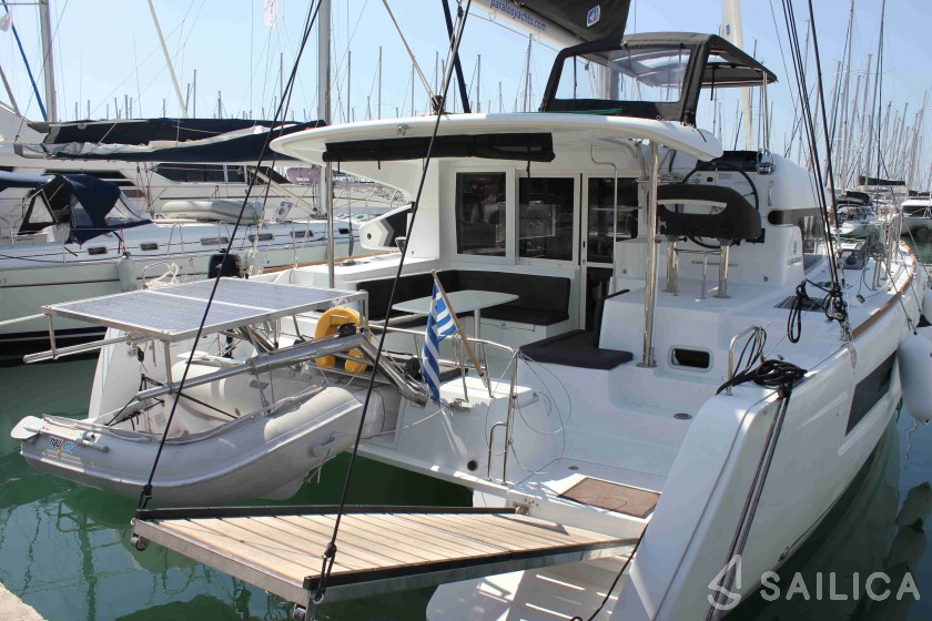 Lagoon 40 - Yacht Charter Sailica