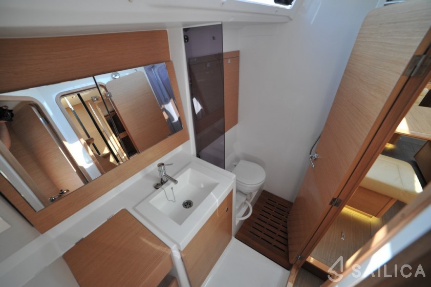 Dufour 56 Exclusive - Yacht Charter Sailica
