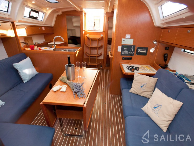Bavaria Cruiser 37 - Yacht Charter Sailica