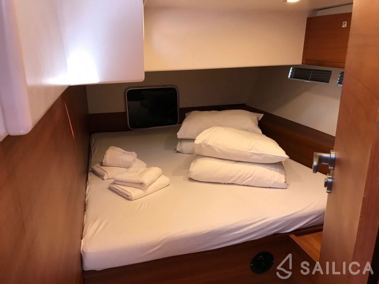 More 55 - Yacht Charter Sailica