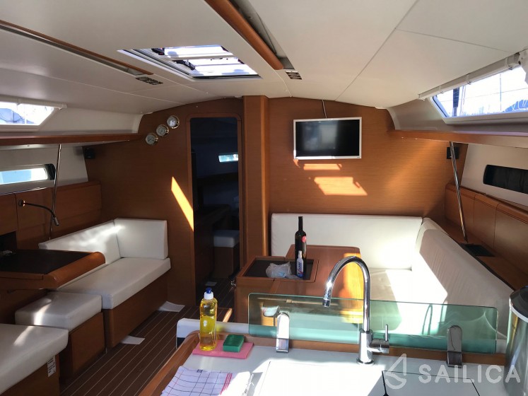 Sun Odyssey 449 - Yacht Charter Sailica