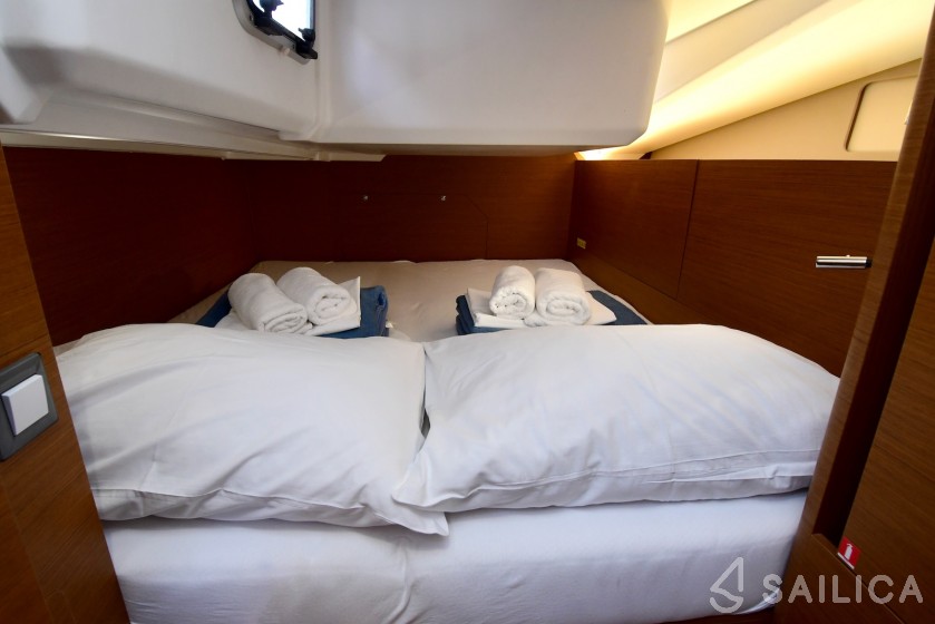 Sun Odyssey 440 - Yacht Charter Sailica