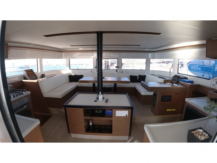 Lagoon 50 - Yacht Charter Sailica