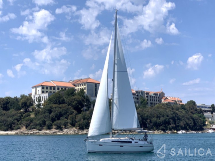 Bavaria 41 Cruiser - Yacht Charter Sailica