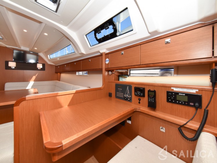 Bavaria 41 Cruiser - Yacht Charter Sailica