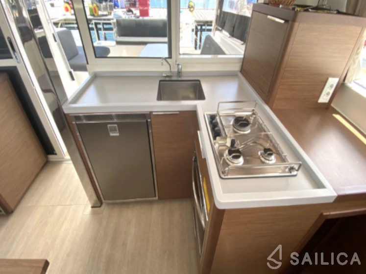 Lagoon 40 - Yacht Charter Sailica