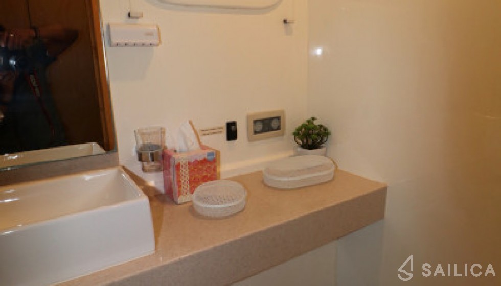 Sunreef 62 - Yacht Charter Sailica