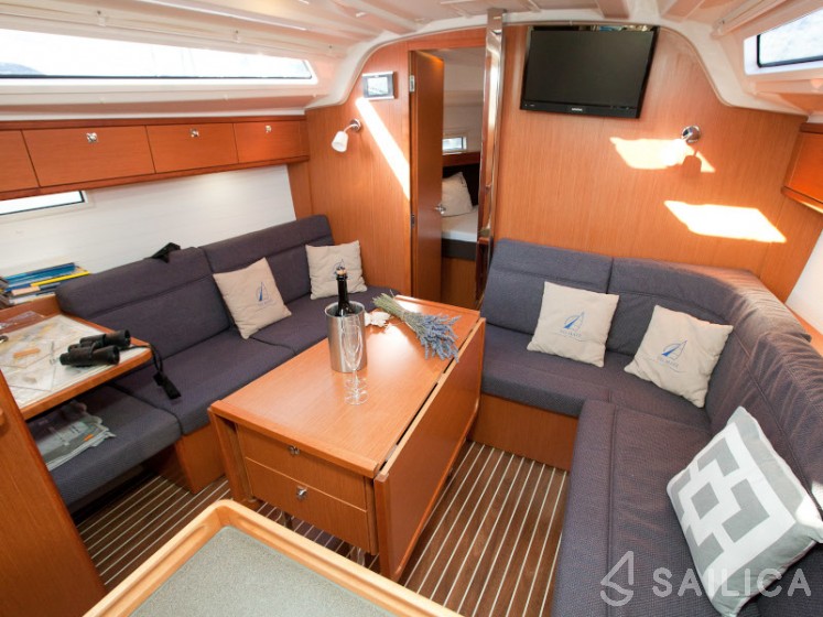 Bavaria 37 Cruiser - Yacht Charter Sailica