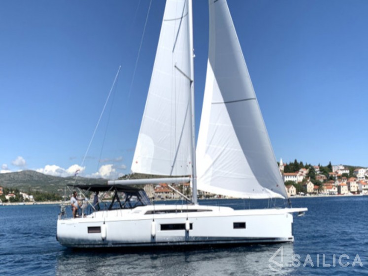 Oceanis 51.1 - Yacht Charter Sailica