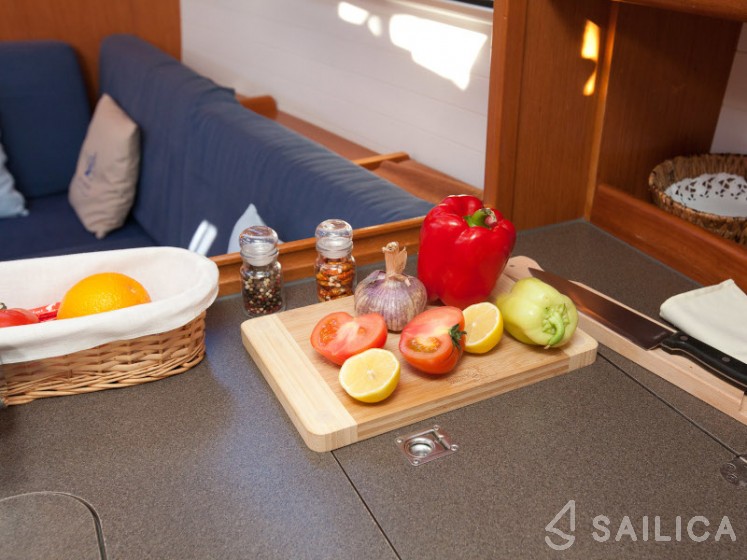 Bavaria Cruiser 37 - Yacht Charter Sailica