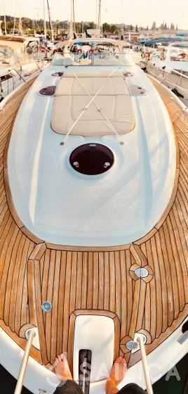 Bavaria 42 HT - Yacht Charter Sailica