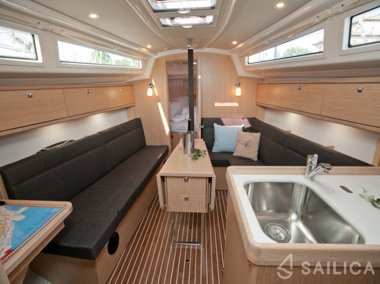 Bavaria Cruiser 34 Style - Yacht Charter Sailica