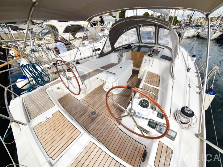 Oceanis 40 - Yacht Charter Sailica