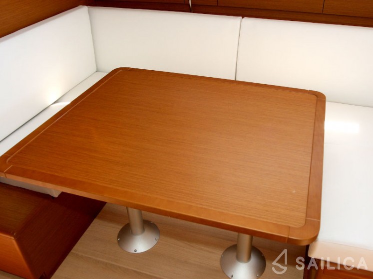 Sun Odyssey 419 - Yacht Charter Sailica