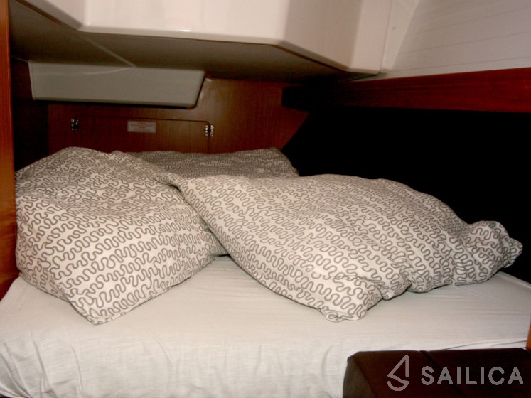 Bavaria 37 Cruiser - Yacht Charter Sailica