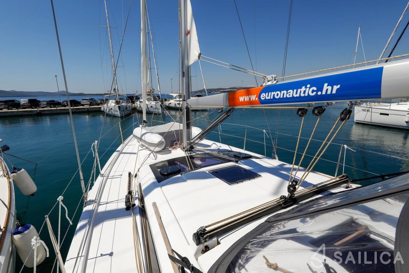 Dufour 390 Grand Large - Yacht Charter Sailica