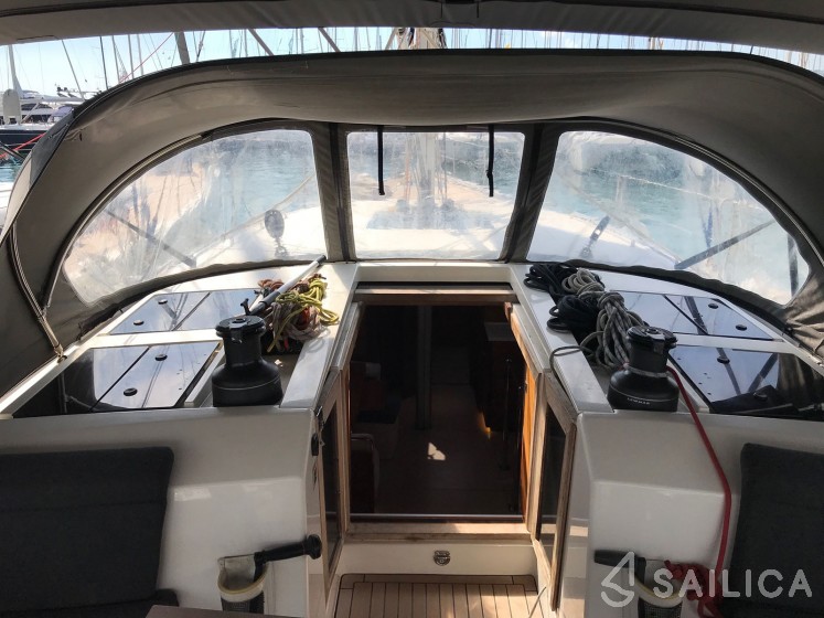 More 55 - Yacht Charter Sailica