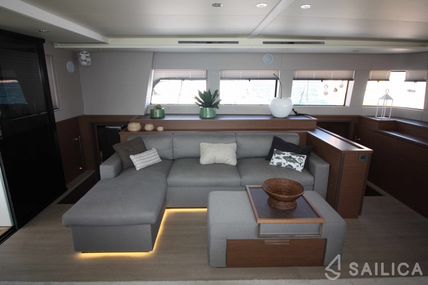 Lagoon 620 - Yacht Charter Sailica