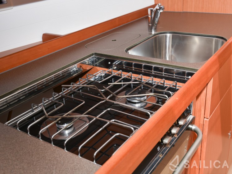 Bavaria 41 Cruiser - Yacht Charter Sailica