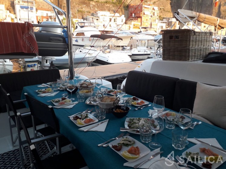 Lagoon 50 - Yacht Charter Sailica