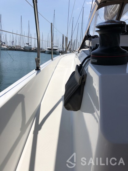 Sun Odyssey 410 - Yacht Charter Sailica