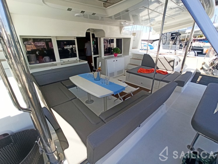 Lagoon 450 - Yacht Charter Sailica