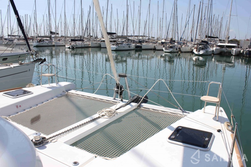 Lagoon 40 - Yacht Charter Sailica
