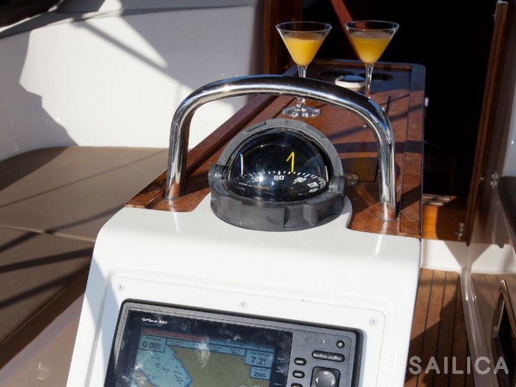 Bavaria 37 Cruiser - Yacht Charter Sailica