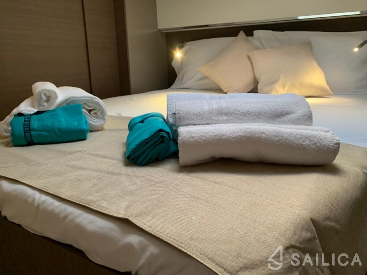 Bali 5.4. - Yacht Charter Sailica