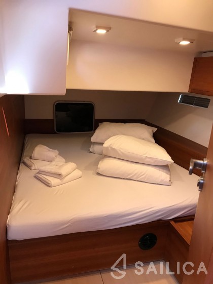 More 55 - Yacht Charter Sailica