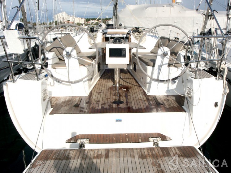 Bavaria 37 Cruiser - Yacht Charter Sailica