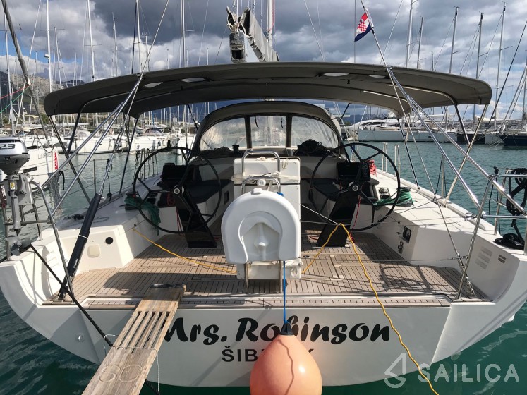 More 55 - Yacht Charter Sailica