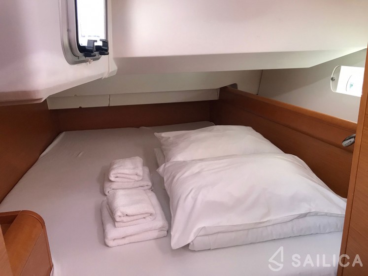 Sun Odyssey 449 - Yacht Charter Sailica