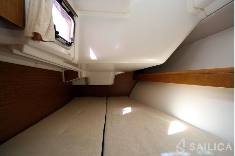 Sun Odyssey 36i - Yacht Charter Sailica