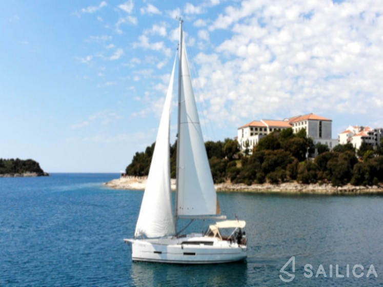 Dufour 382 Grand Large - Yacht Charter Sailica