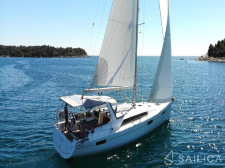 Oceanis 41.1 - Yacht Charter Sailica