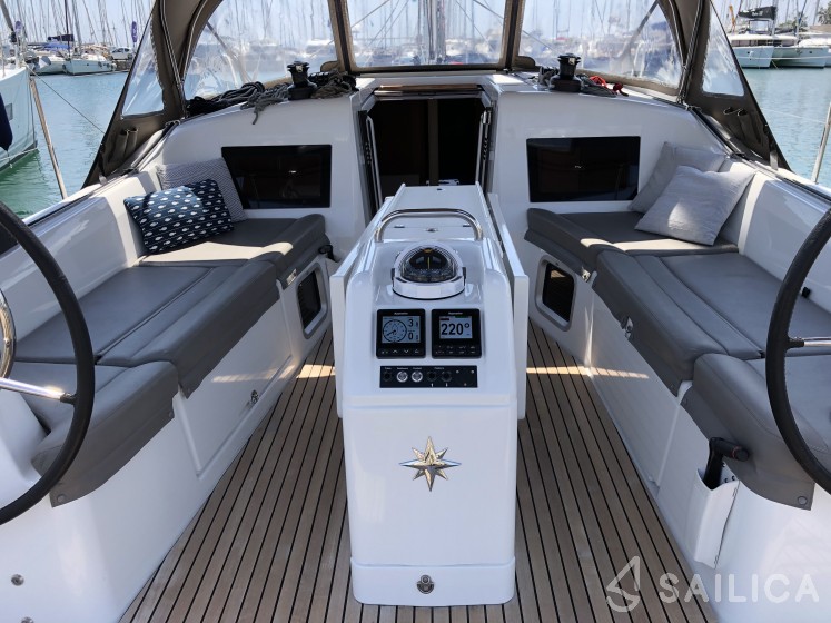 Sun Odyssey 410 - Yacht Charter Sailica
