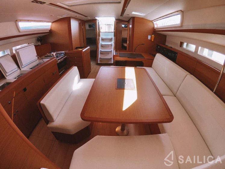 Sun Odyssey 519 - Yacht Charter Sailica