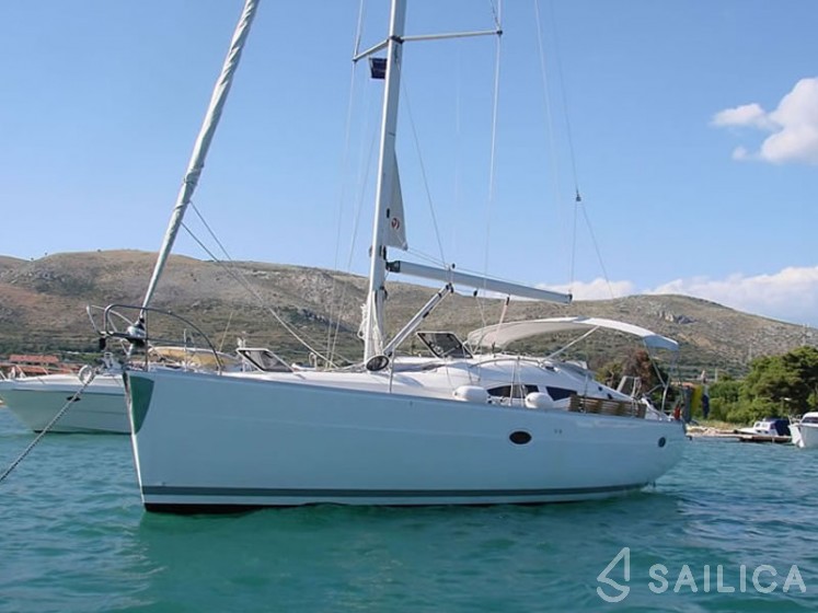 Elan 384 Impression - Yacht Charter Sailica