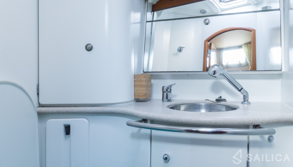 Sun Odyssey 54DS - Yacht Charter Sailica