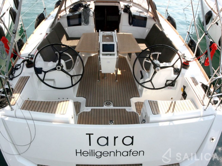 Sun Odyssey 389 - Yacht Charter Sailica